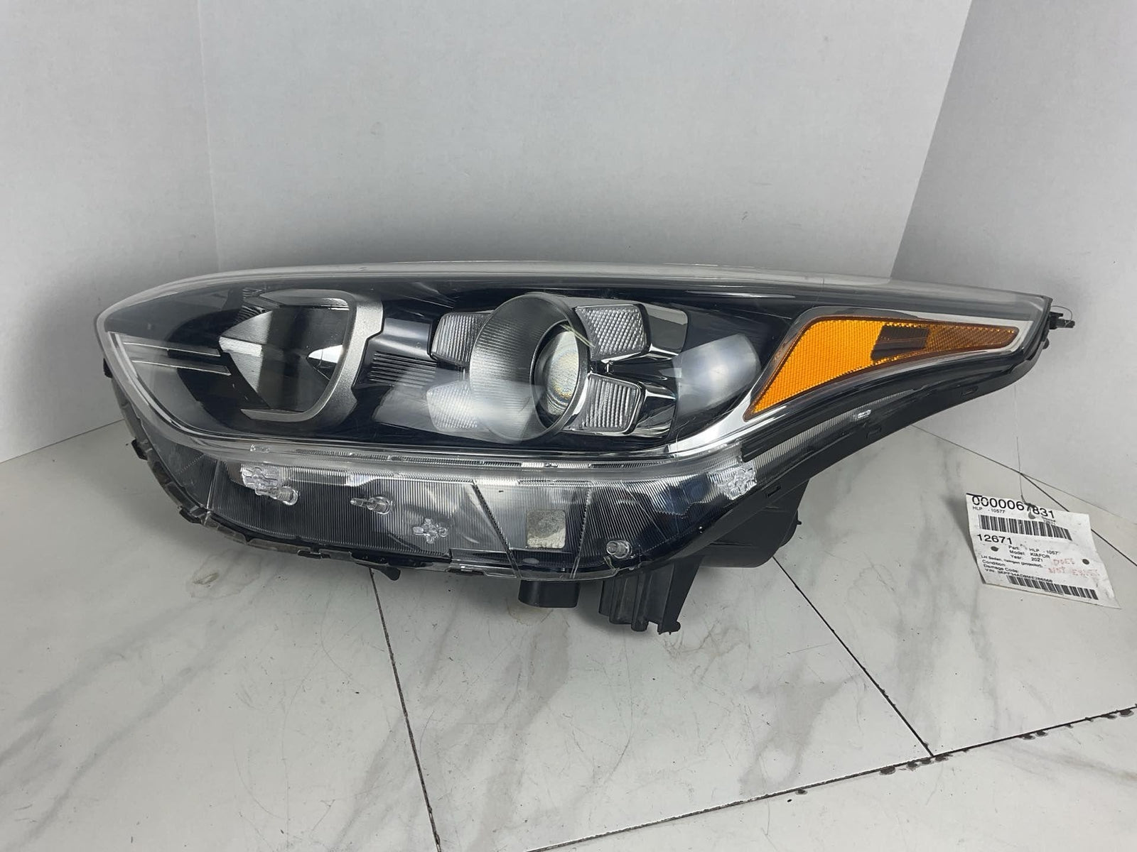 Left Driver Side Head Light Assembly 2019-2021 KIA FORTE0